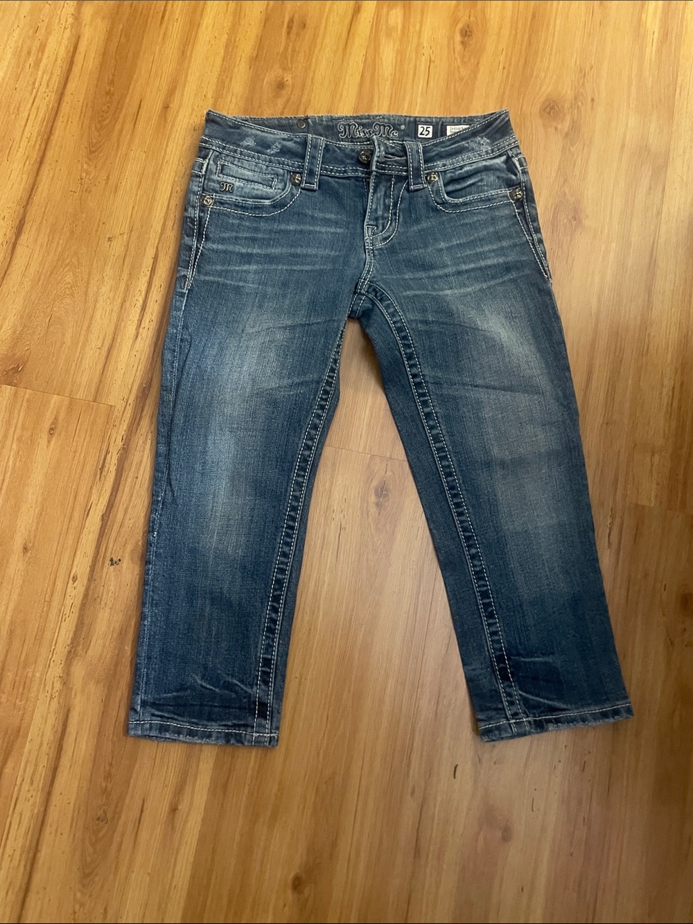 Miss Me Wing Embellished Capri Cropped Jeans Blue Wash Size 25